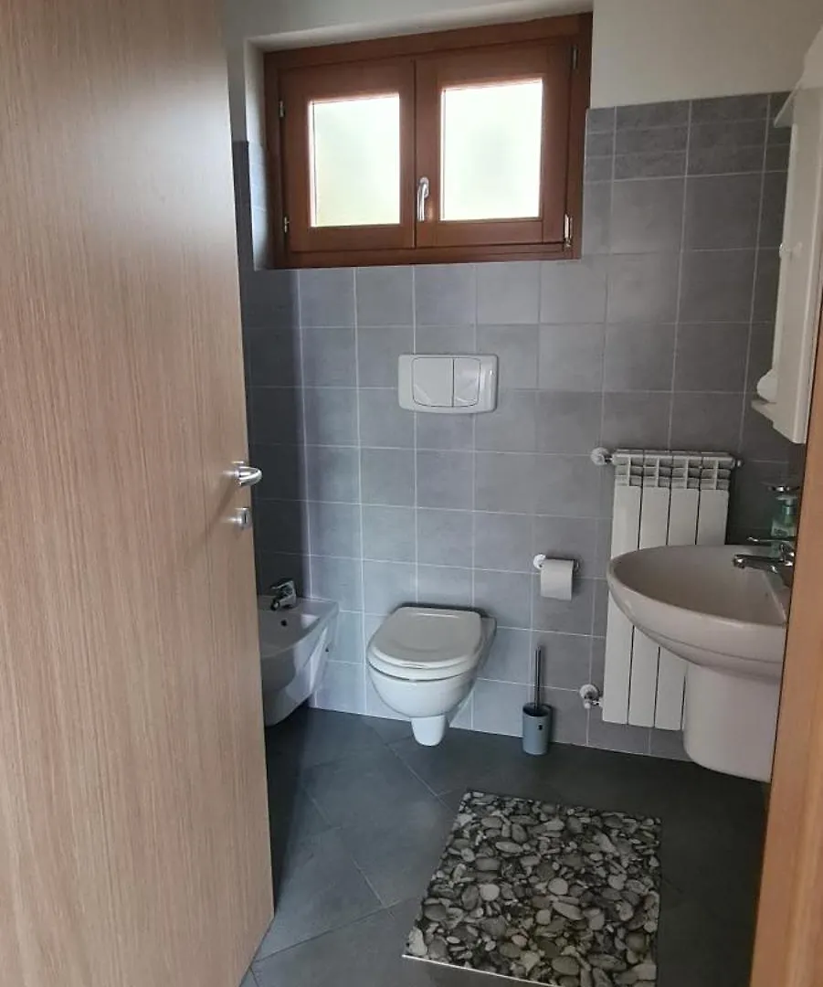 Casa Vacanza Glicine Parzanica Italy