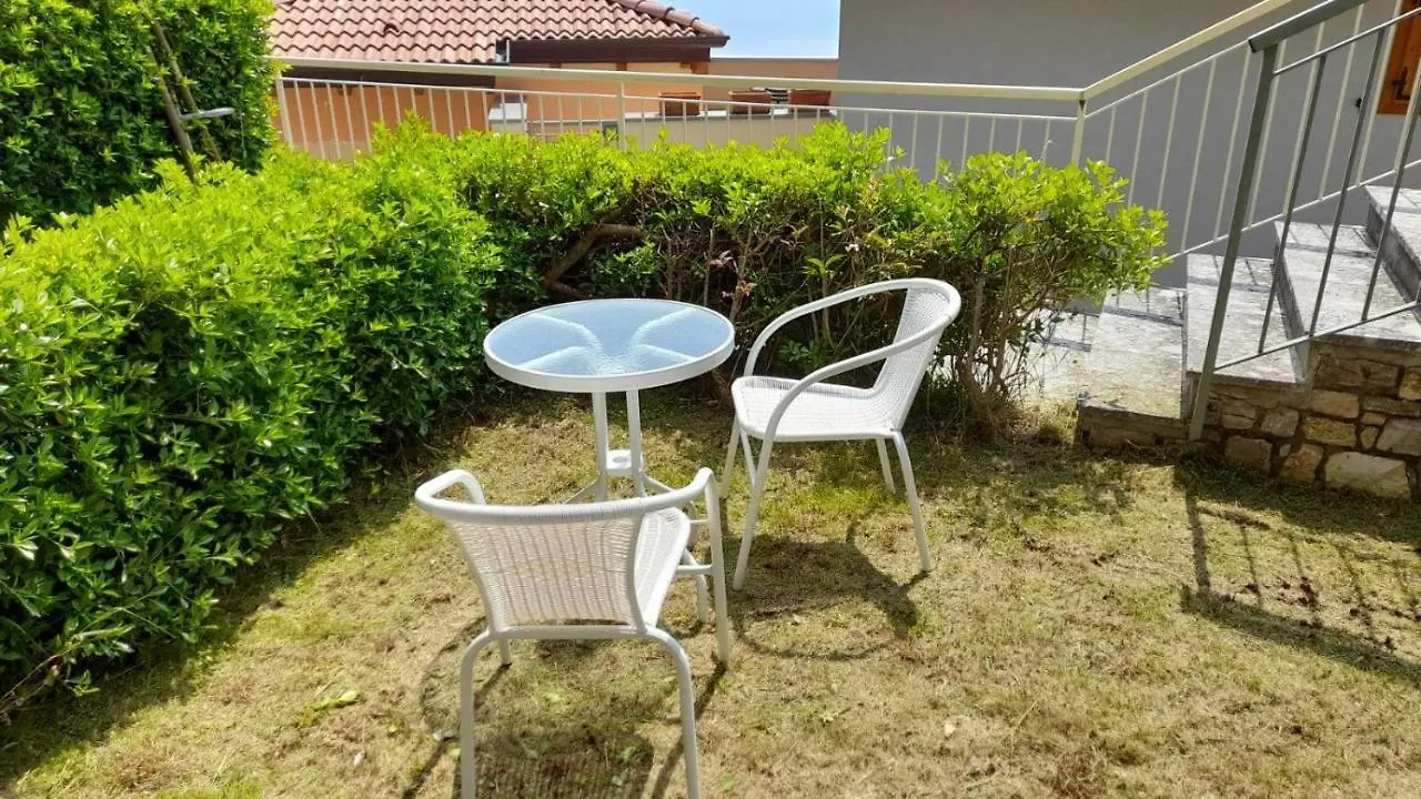 Casa Vacanza Glicine Parzanica 0*,
